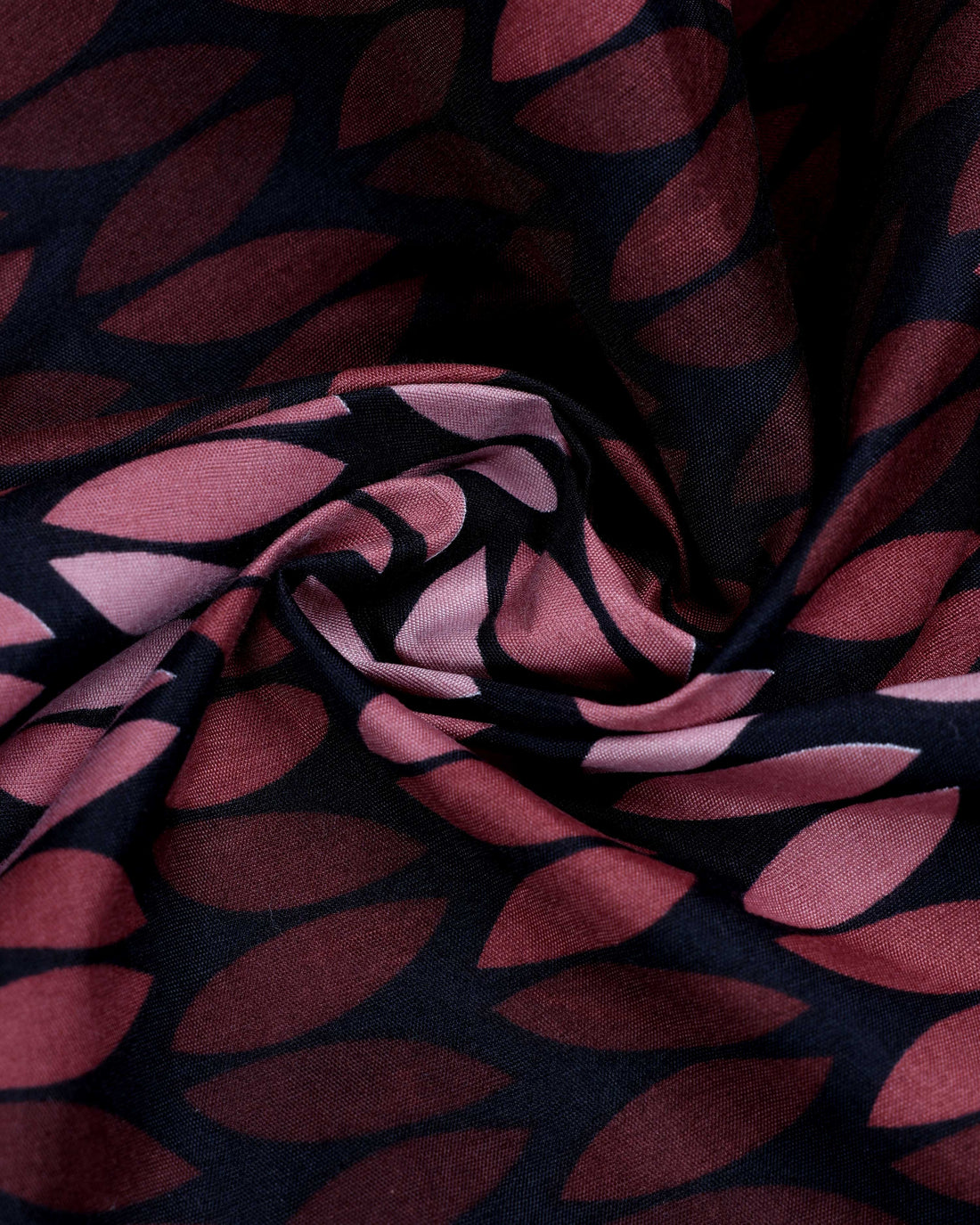 Elegant Textured Leaf Pattern Queen Size Bed Cover with Matching Pillow Cover Set - Black