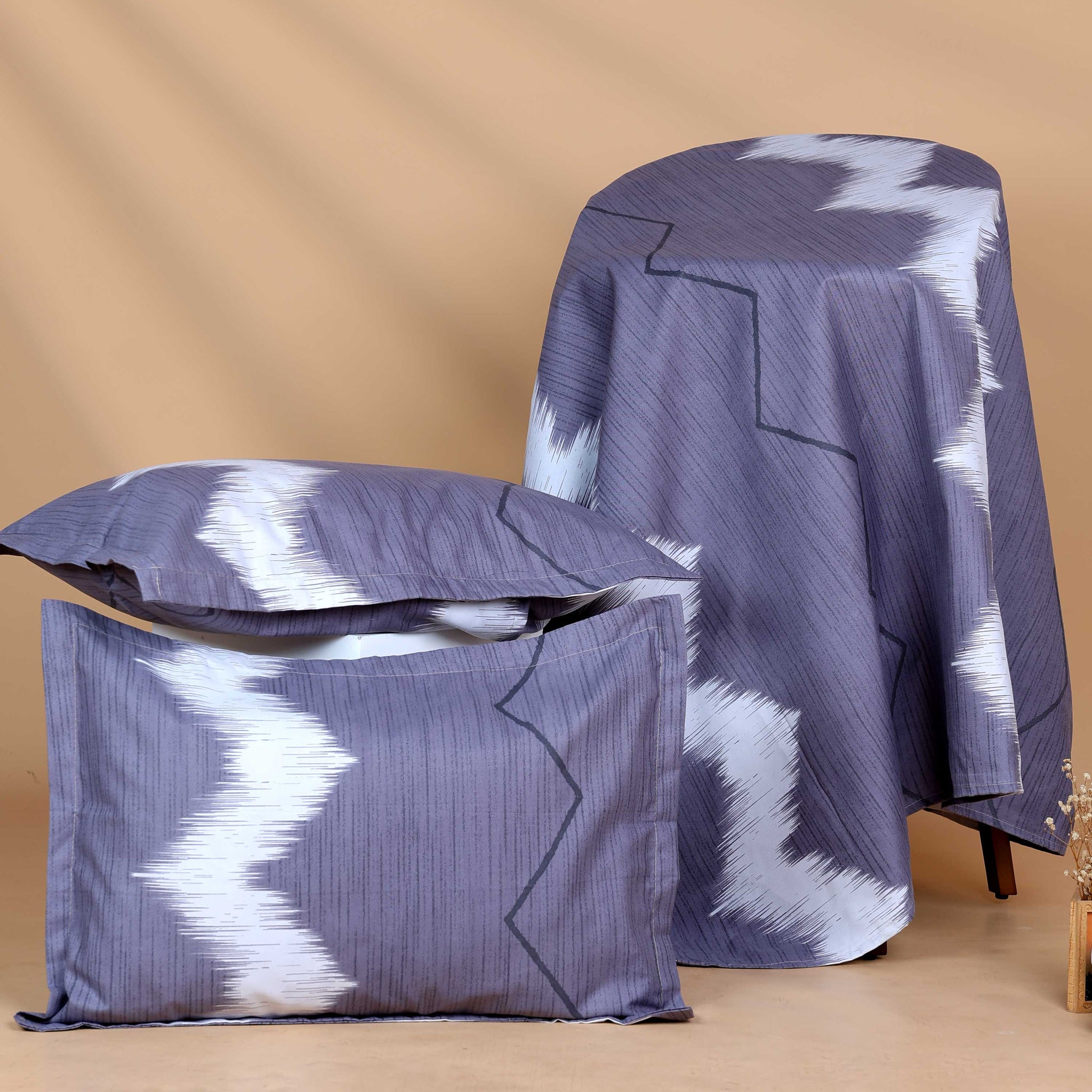Elegant Abstract Pattern Bed Cover with Matching Pillow Cover Set - Grey