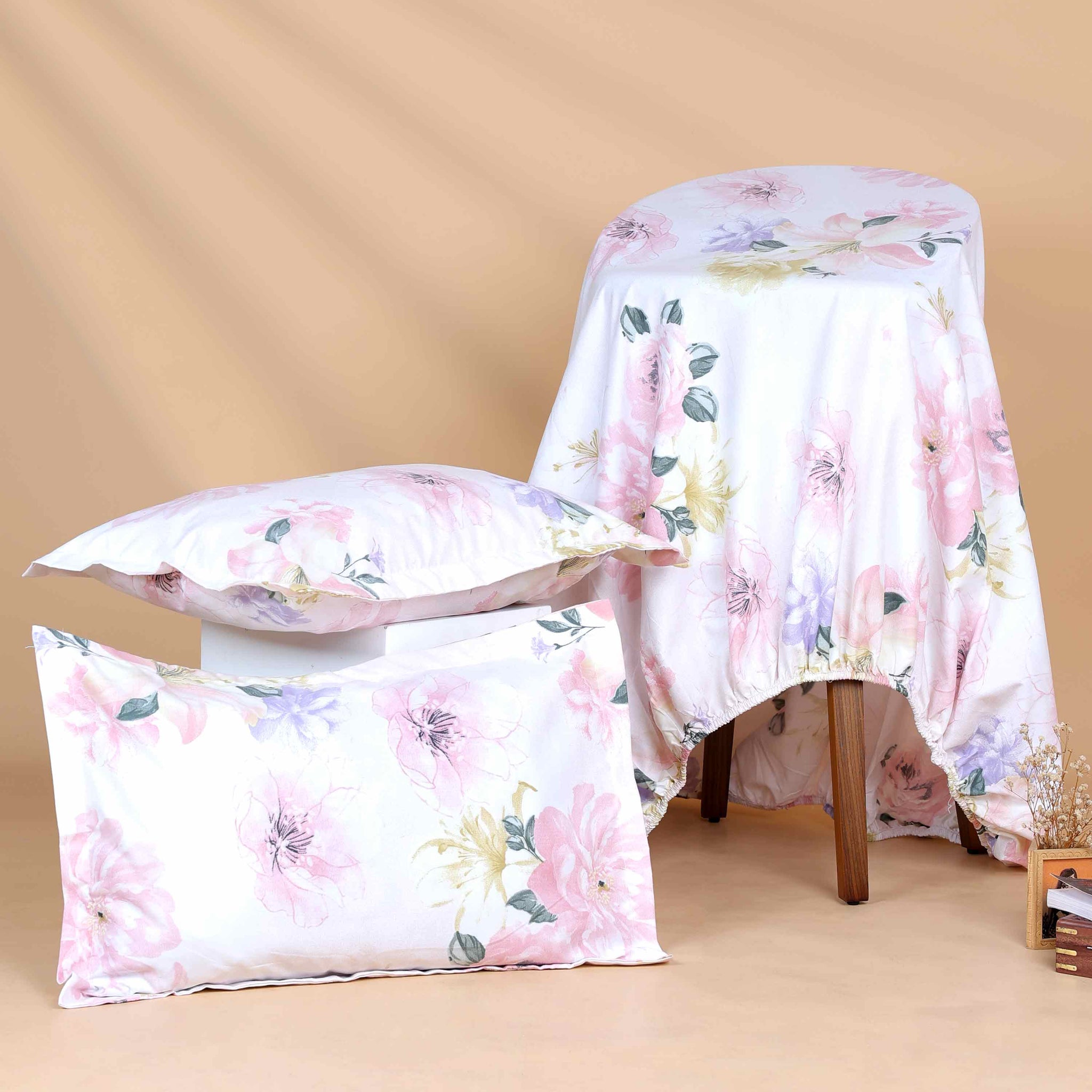 Elegant Floral Pattern Bed Cover with Matching Pillow Cover Set - Pink