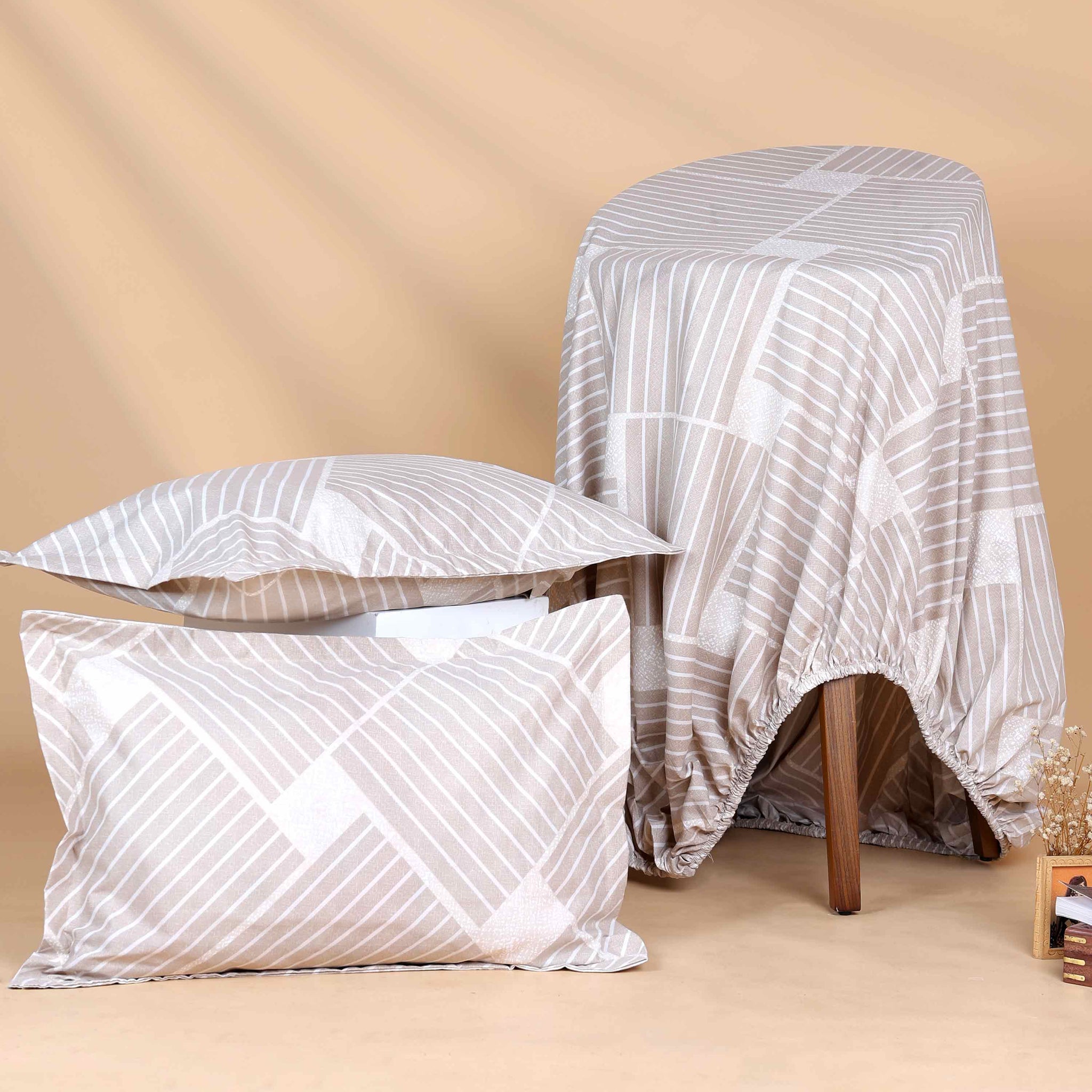 Elegant Intricate Pattern Bed Cover with Matching Pillow Cover Set - Brown