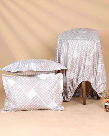 Elegant Intricate Pattern Bed Cover with Matching Pillow Cover Set - Brown