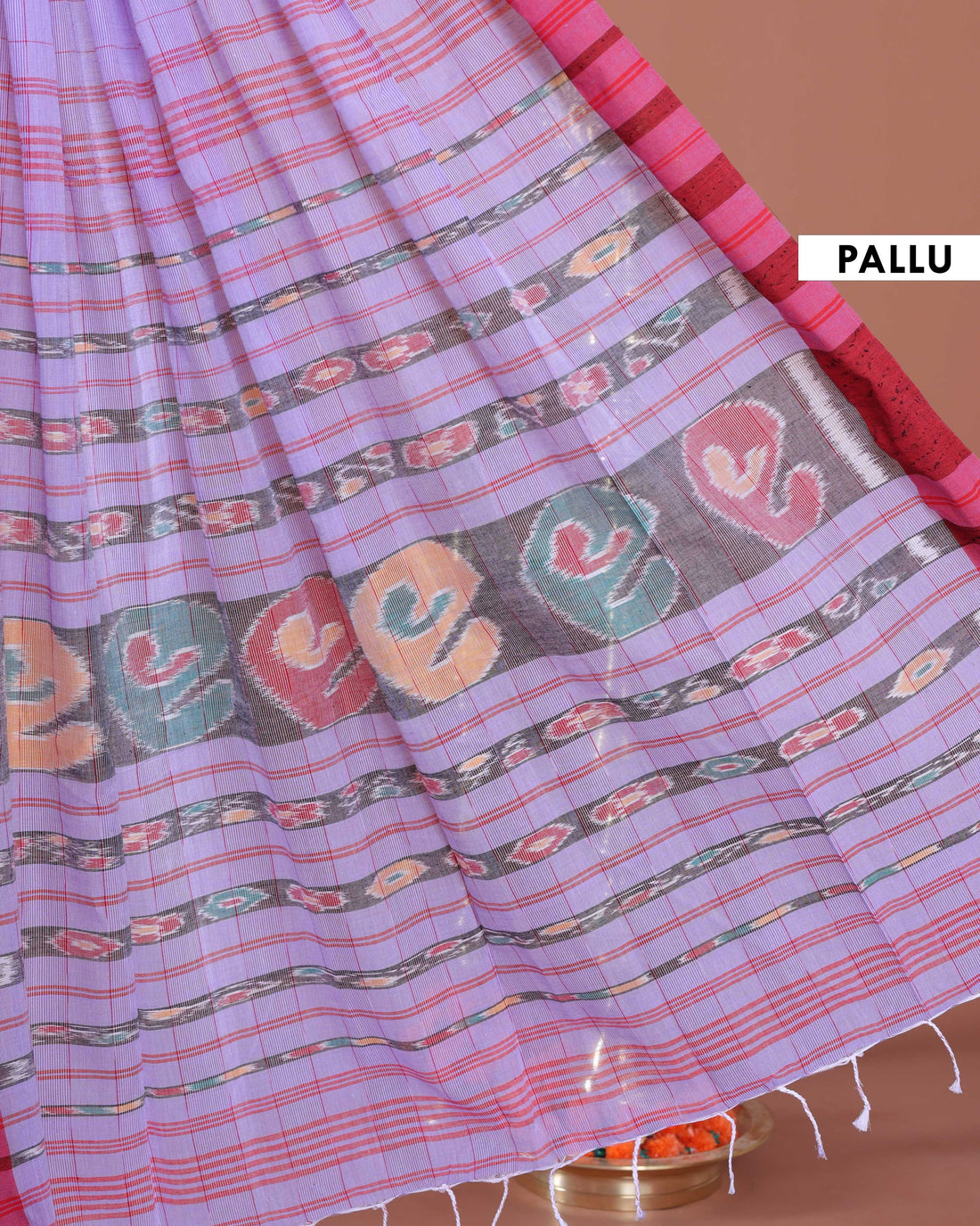 Elegant Handwoven Ikkat Cotton Saree with Traditional Checked Body and Intricate Pallu Design-Lavender