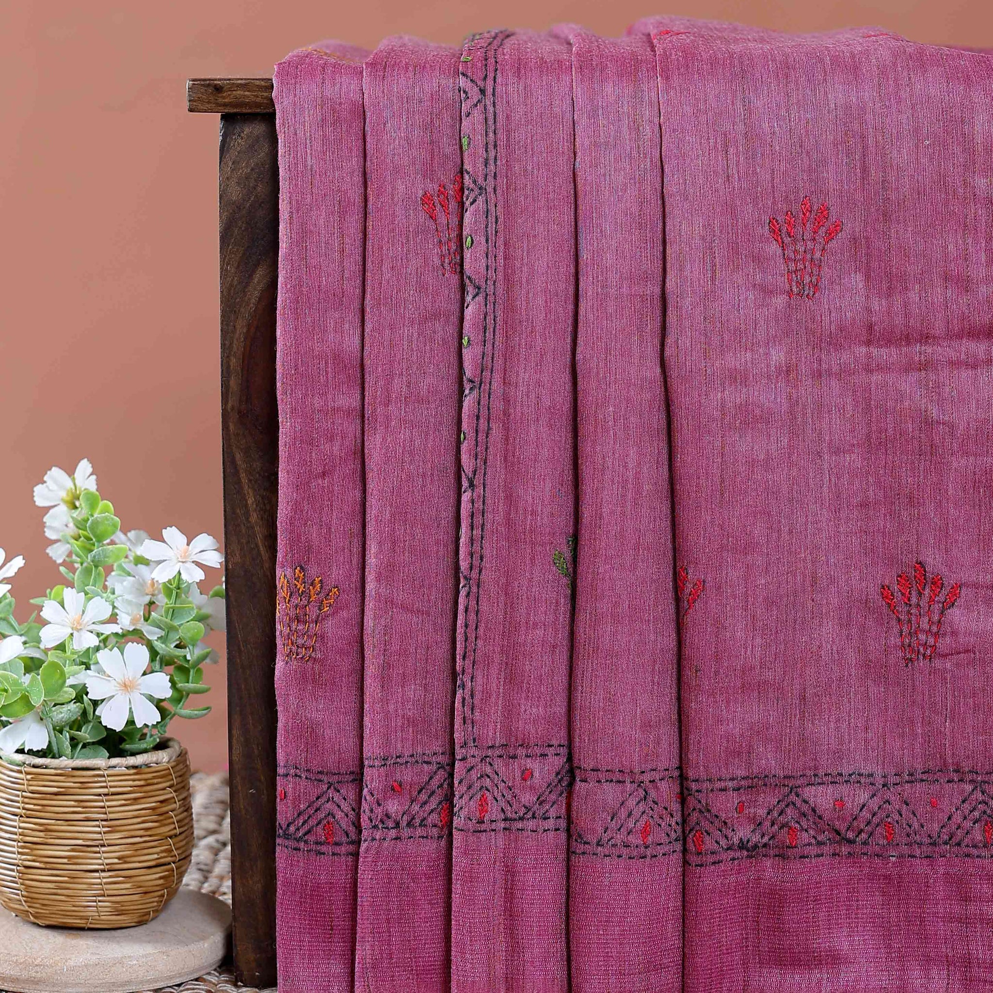 Elegant Kantha Work Saree with Floral and Geometric Motifs - Onion Pink