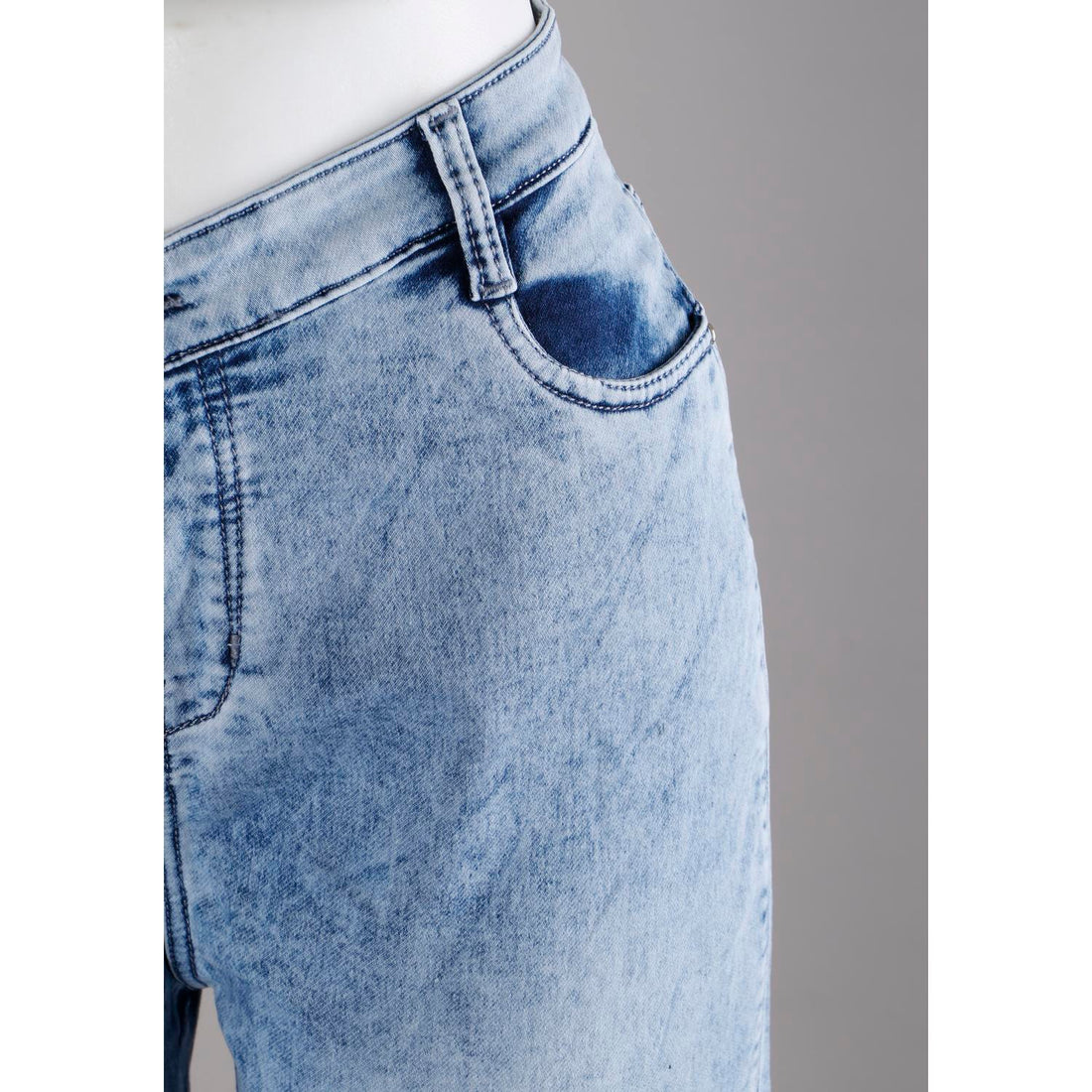 Women Blue Mom Fit Jeans

