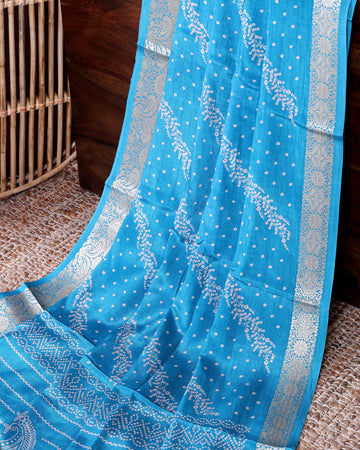 Elegant Dola Silk Saree with Delicate Floral Vine Buti and Intricately Woven Zari Border - Blue