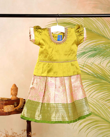 Classic Kids Pattu Pavadai Readymade a Traditional Ethnic Gown with Zari Border & Puff Sleeves  - Light Green