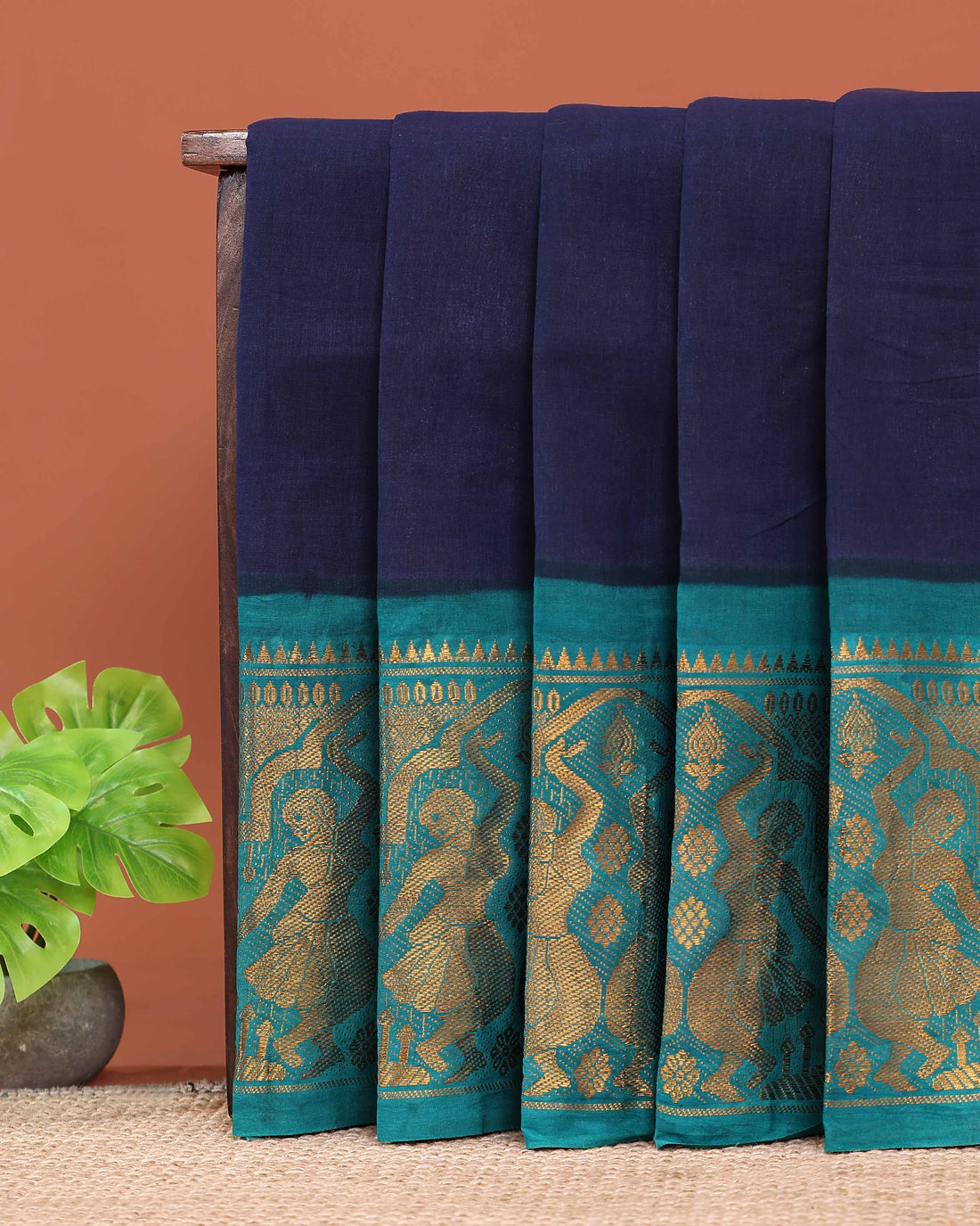 Traditional Sungudi Cotton Saree with Elegant Zari Border and Plain Body Design - Navy Blue