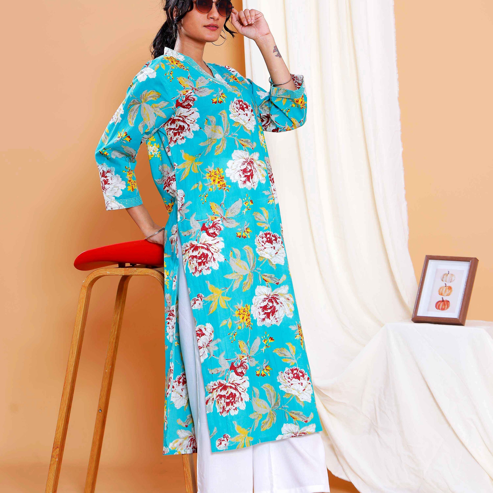 Floral Printed Straight Kurta with V-Neck and 3/4th Sleeves - Turquoise Blue