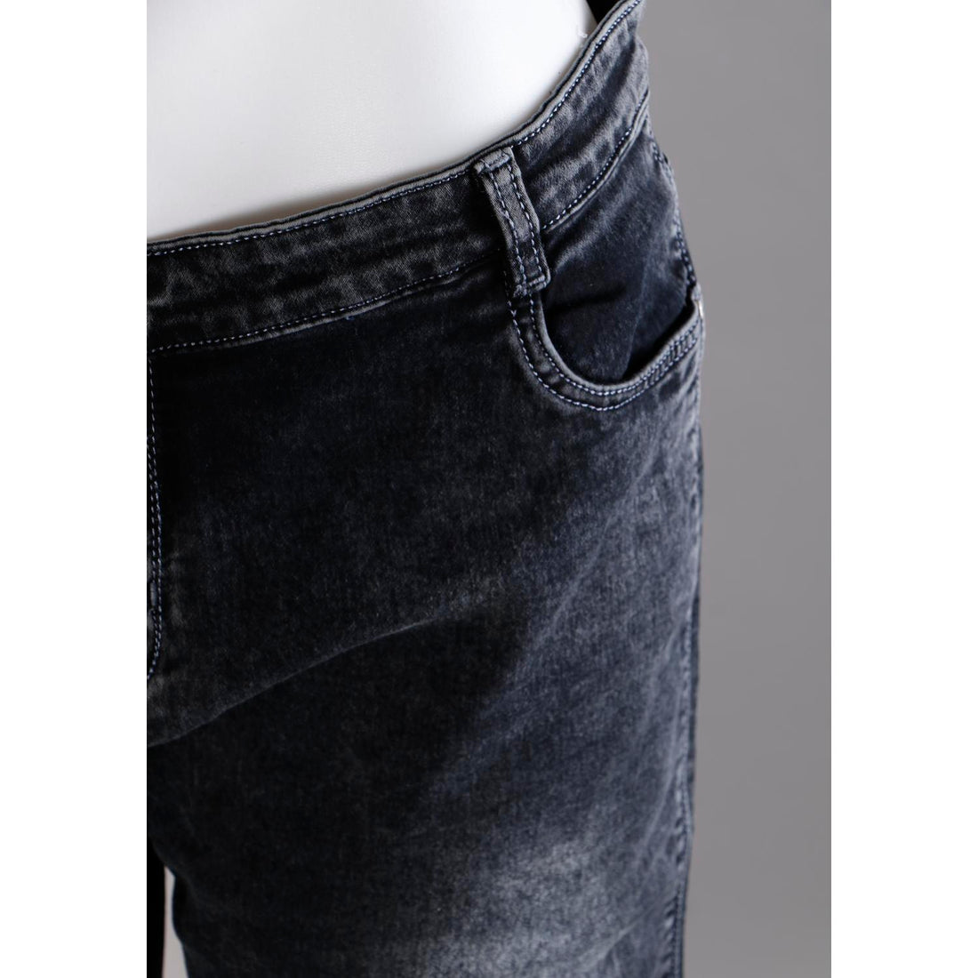 Women Black Mom Fit Jeans
