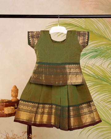 Classic Kids Pattu Pavadai Readymade a Traditional Ethnic Gown with Zari Border and Puff Sleeves, Light Green