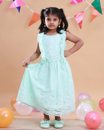 Elegant Kids' Sleeveless Ruffled Eyelet Embroidery Frock Dress - Light Green