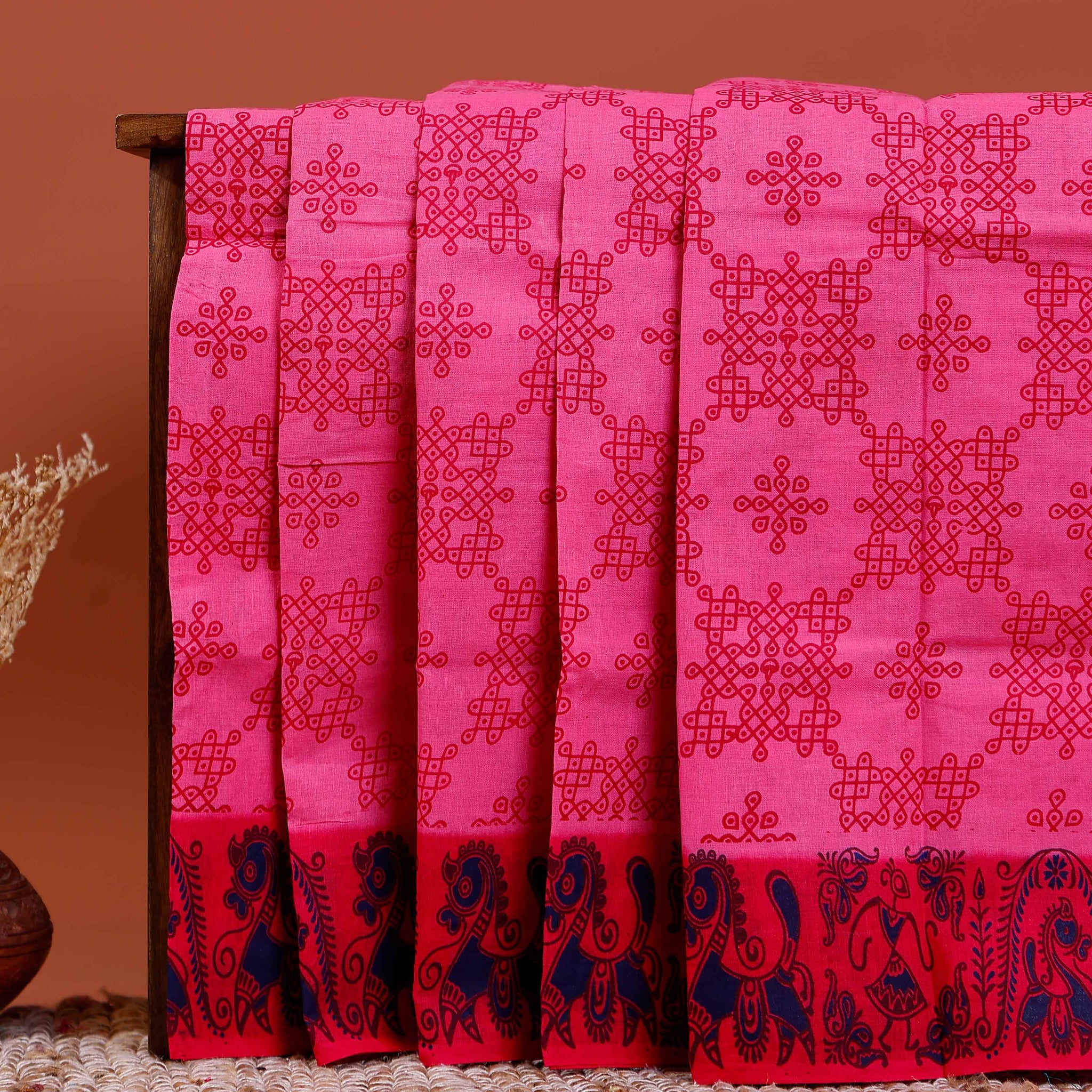 Elegant Sungudi Cotton Saree with Traditional Pattern Design - Pink