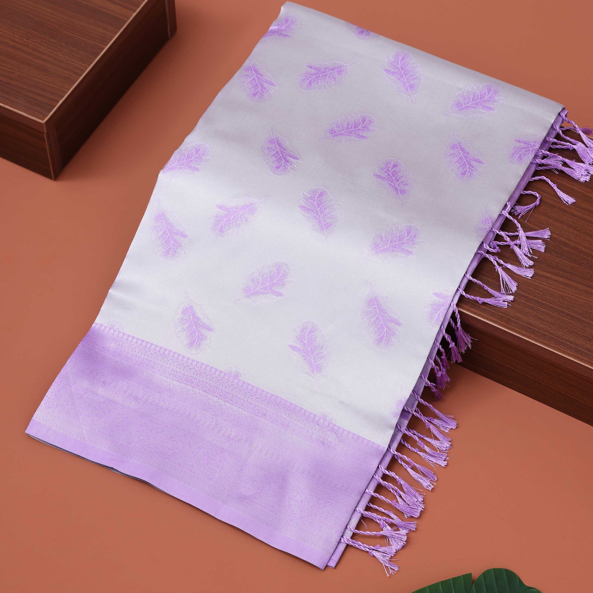 Elegant Floral Motif Litchi Silk Saree - Lavender