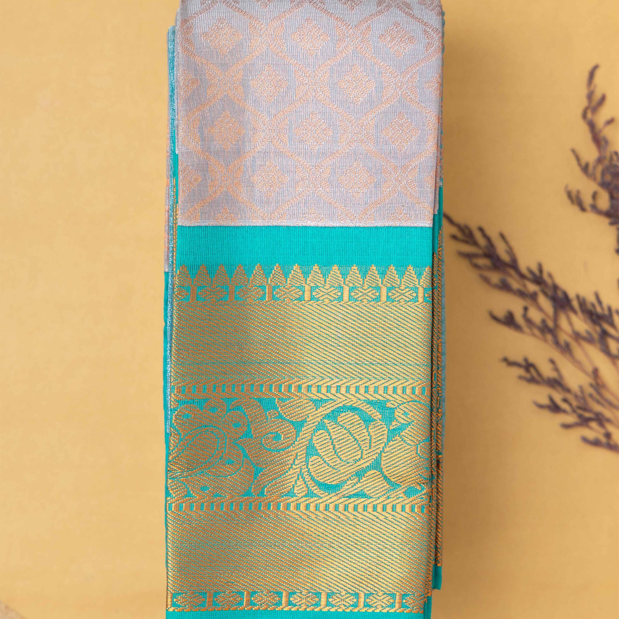 Exquisite Silk Cotton Saree with Geometric Design - Grey