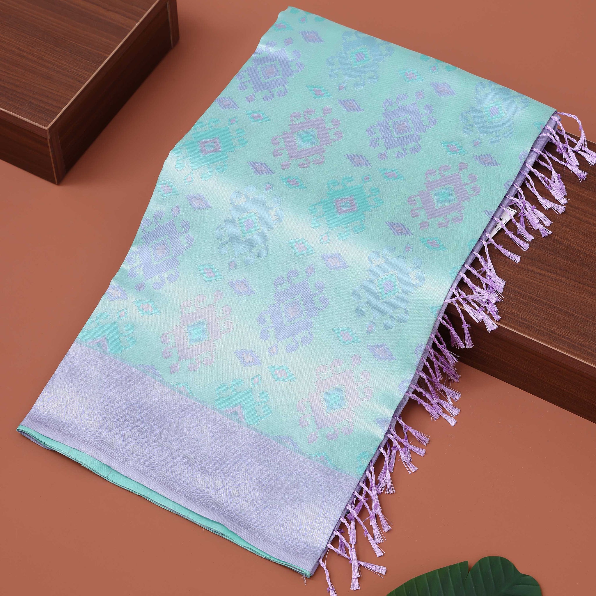 Elegant Jacquard Pattern Litchi Silk Saree - Blue