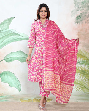 Elegant Floral Printed Women’s Readymade Salwar Suit Set with Dupatta – Straight Fit Kurta with Ethnic Motif Design and Matching Pants