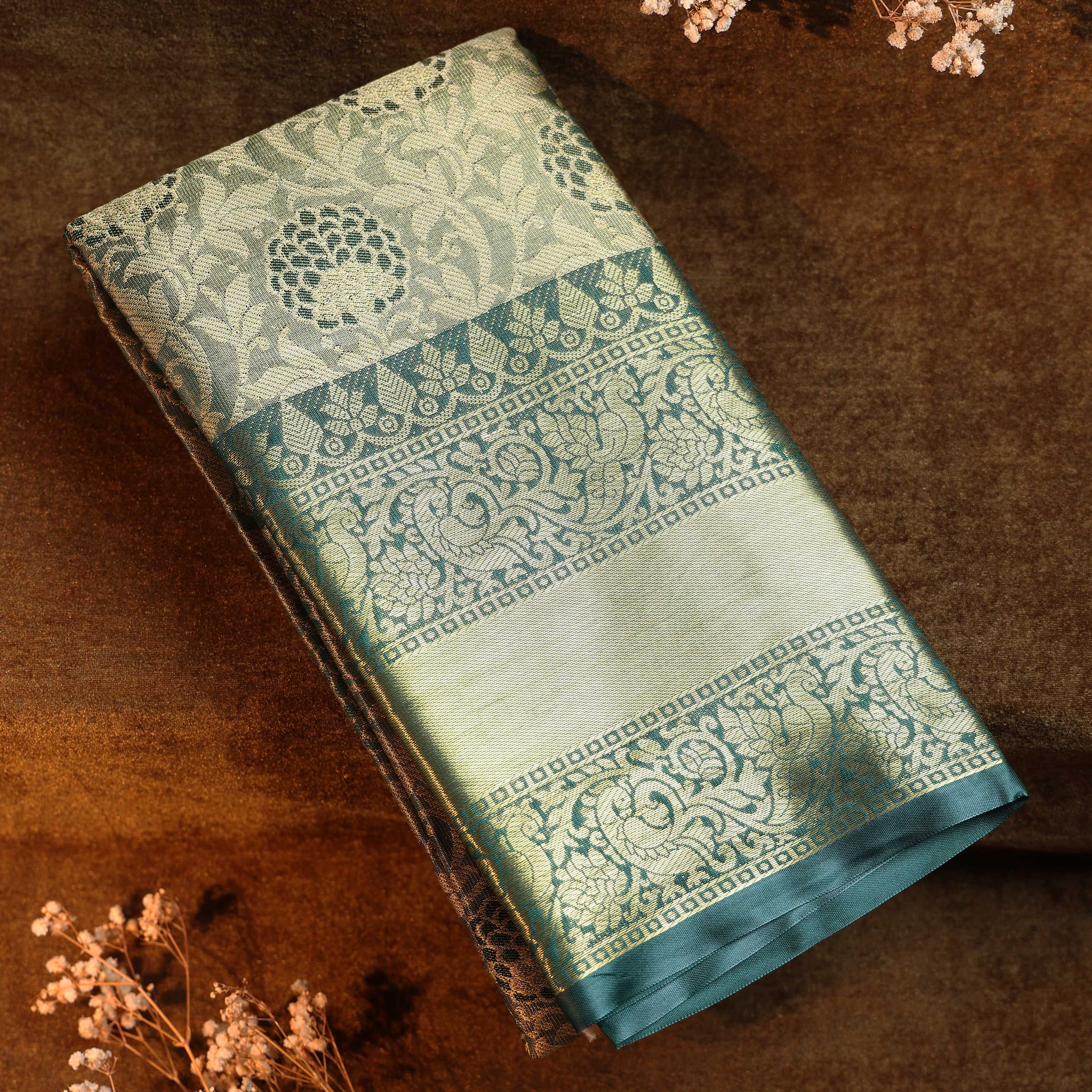 Ethnic Thread Design Litchi Silk Saree - Green
