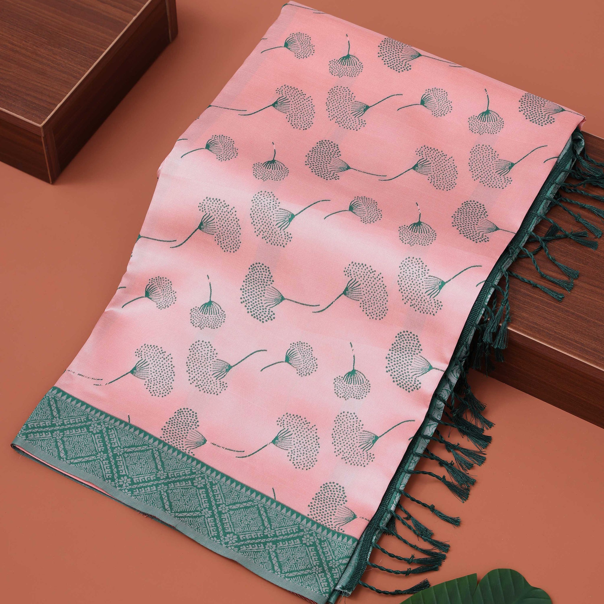 Elegant Floral Motif Litchi Silk Saree - Pink