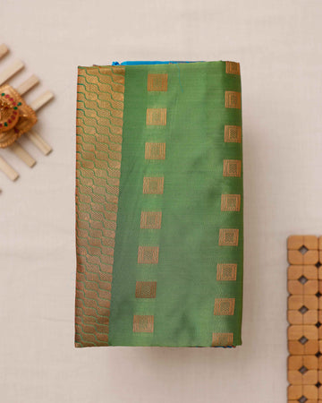 Ethnic Thread Design Soft Silk Saree - Green