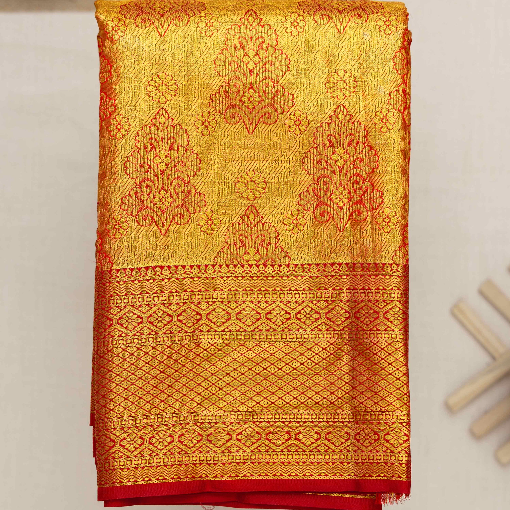 Exquisite Kanchipuram Tissue Silk Saree with Intricate Zari Weave - Gold