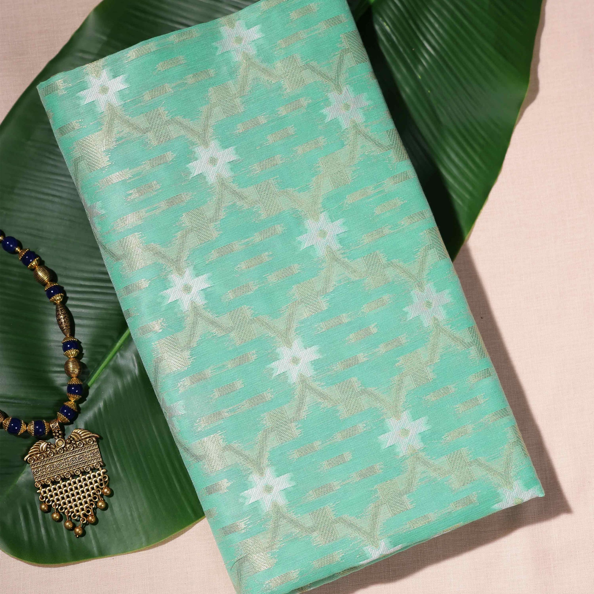 Elegant Art Silk Saree with Scattered Floral Star Motifs - Green