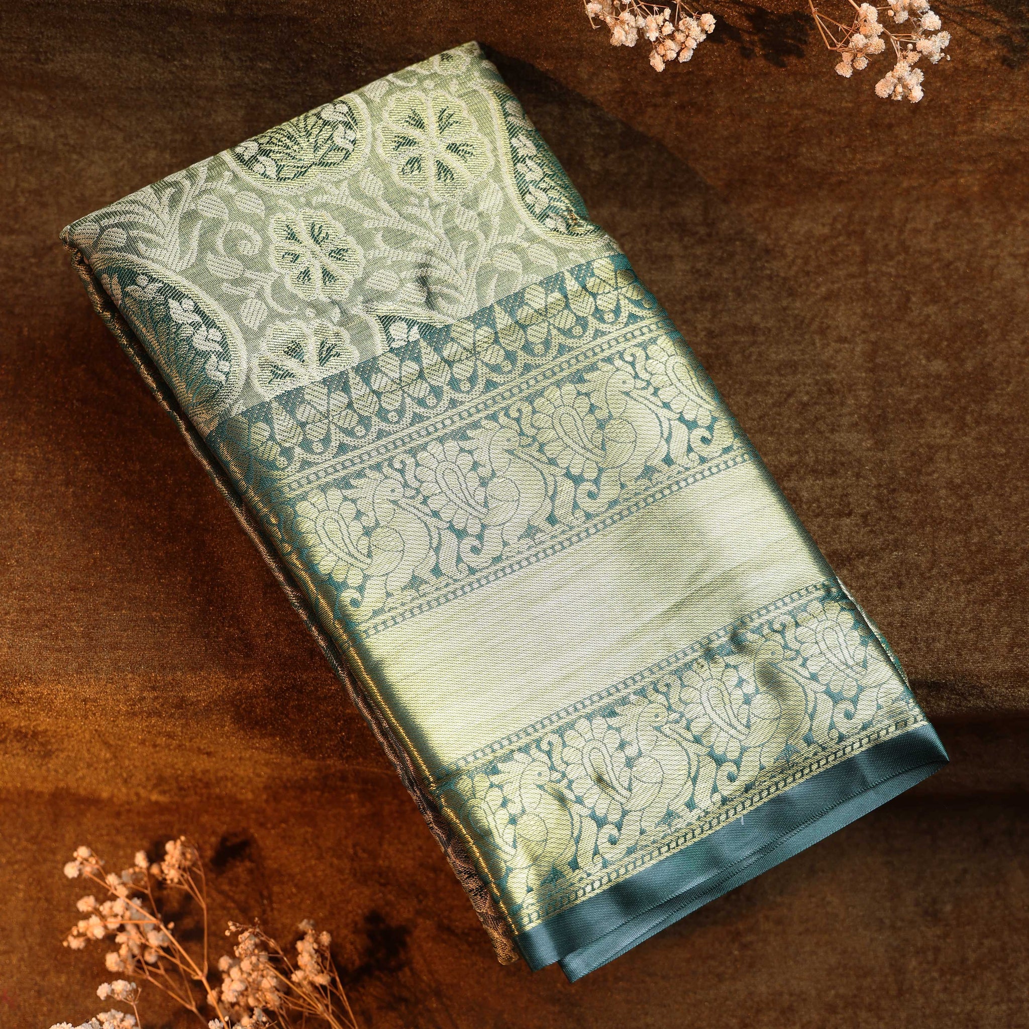 Ethnic Thread Design Litchi Silk Saree - Green