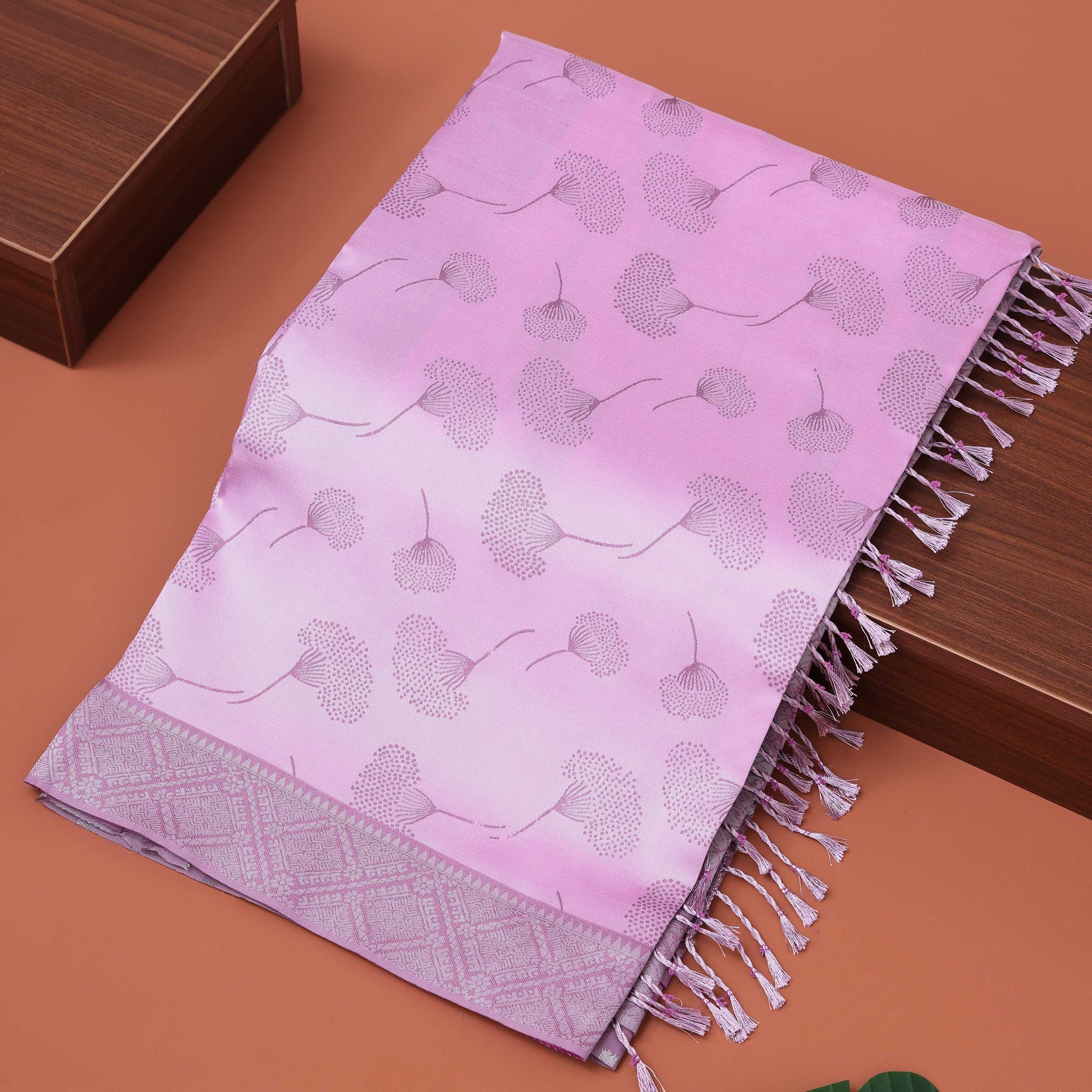 Elegant Floral Motif Litchi Silk Saree - Purple