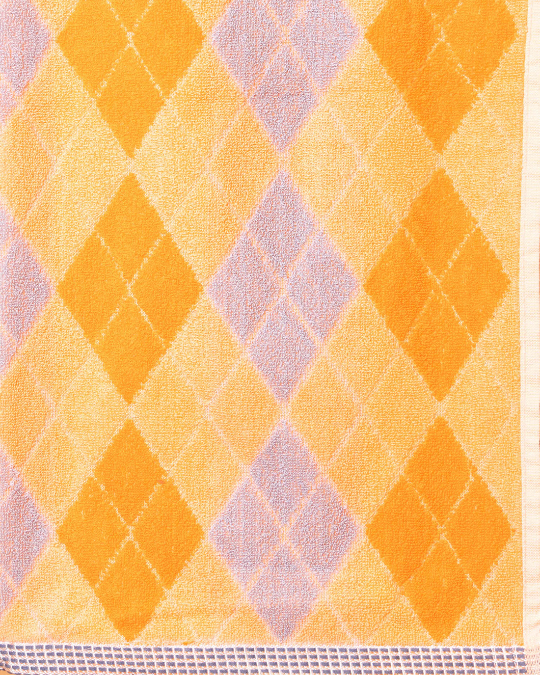 Modern Argyle Patterned Terrycloth Bath Towel with Decorative Border - Multi