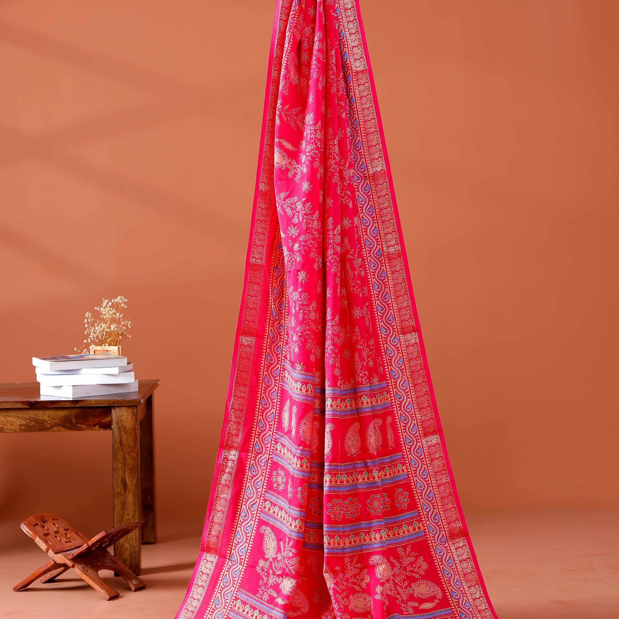 Elegant Art Silk Saree with Intricate Weave & Zari Details - Pink