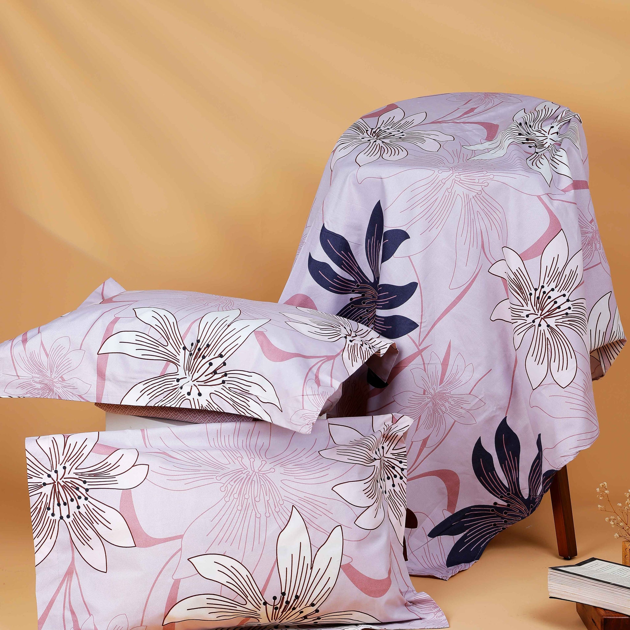 Luminous Lilac Bloom Double King Size Bed Cover Set - Lavender