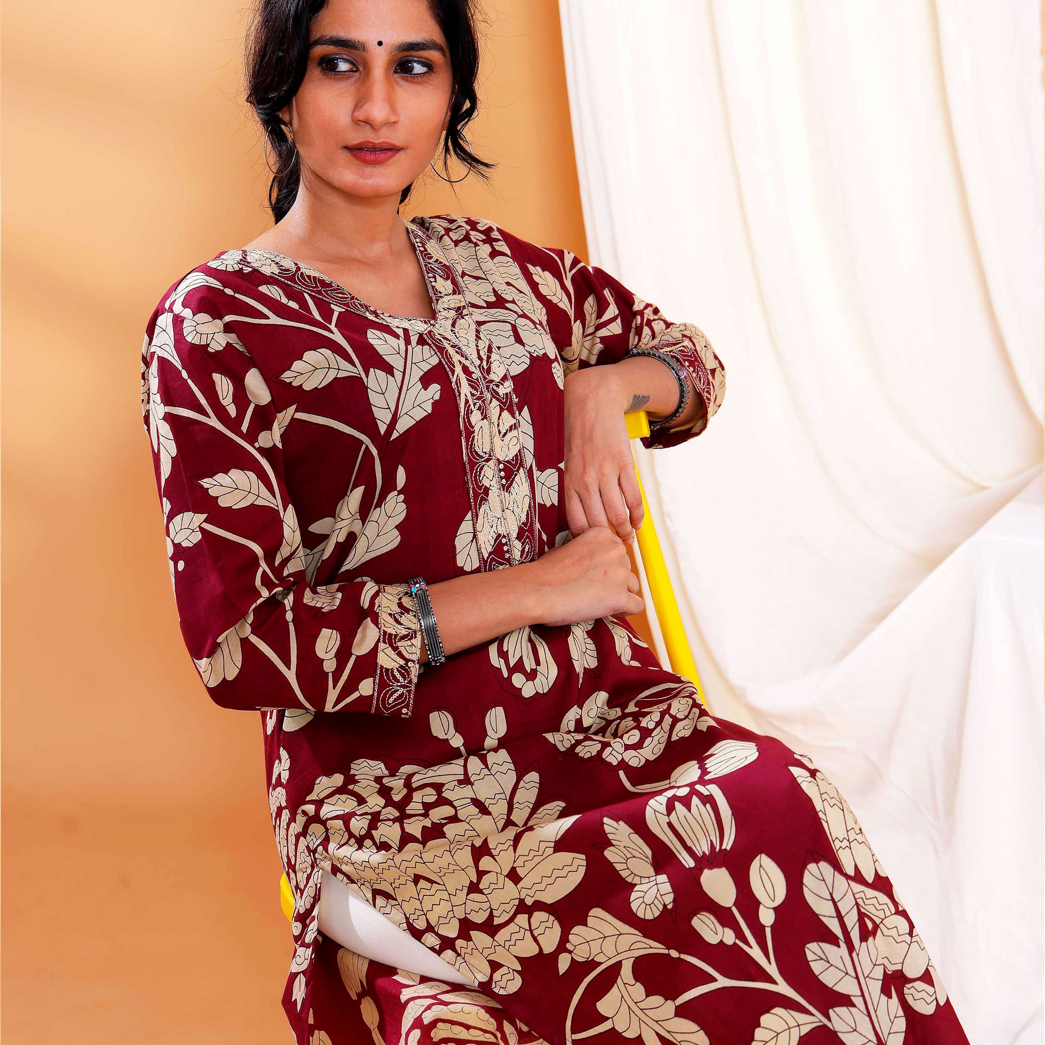Floral Printed Straight Kurta with V-Neckline and 3/4 Sleeves - Maroon