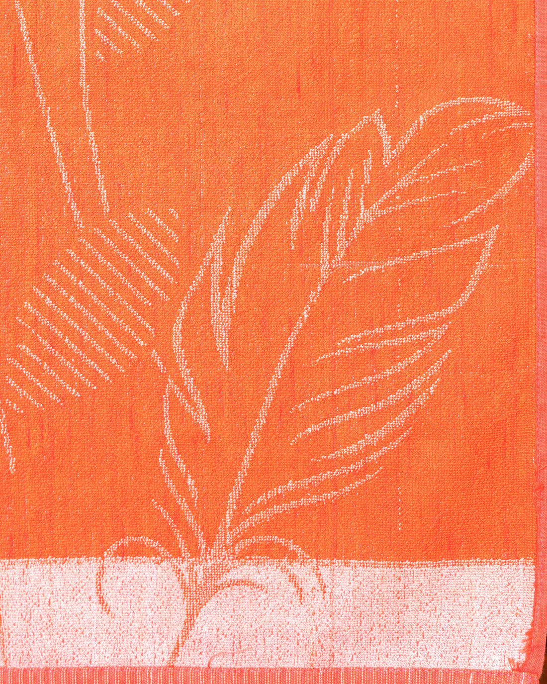 Modern Embossed Feather Pattern Bath Towel - Dark Orange