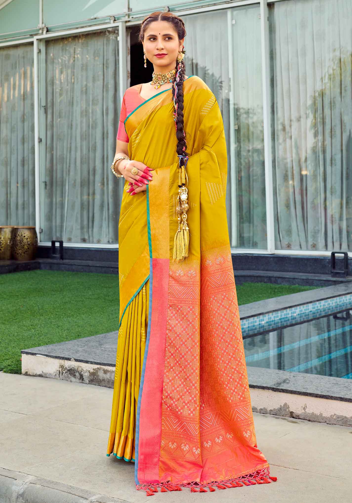 Ethnic Thread Design Soft Silk Saree - Peach