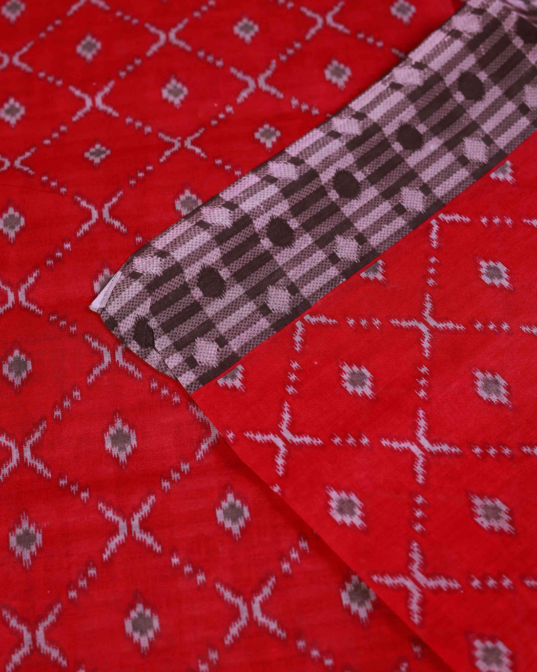 All-Over Floral Printed Voile Saree with Intricate Contrast Border – Red