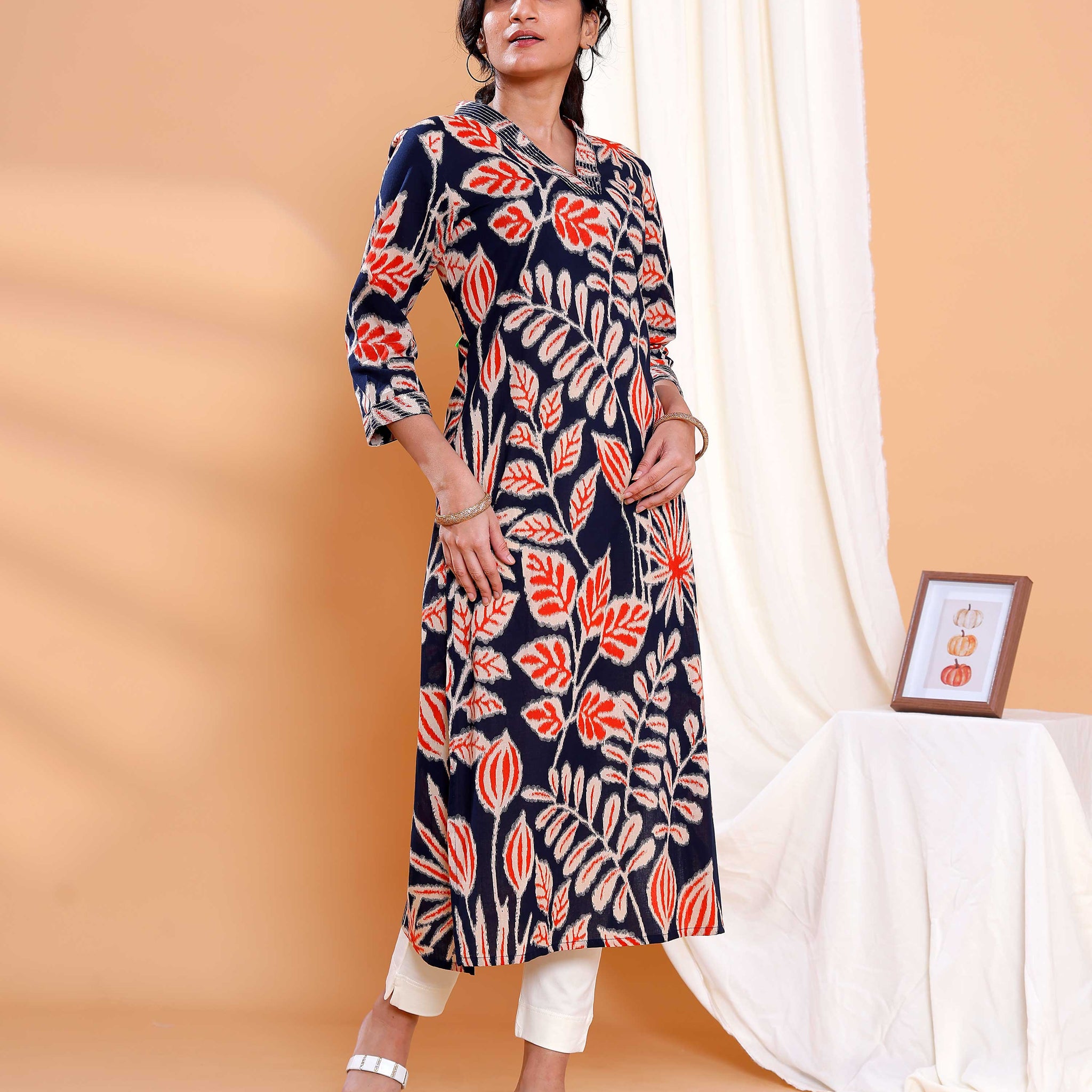 Floral Printed Straight Kurta with V-Neckline - Navy Blue