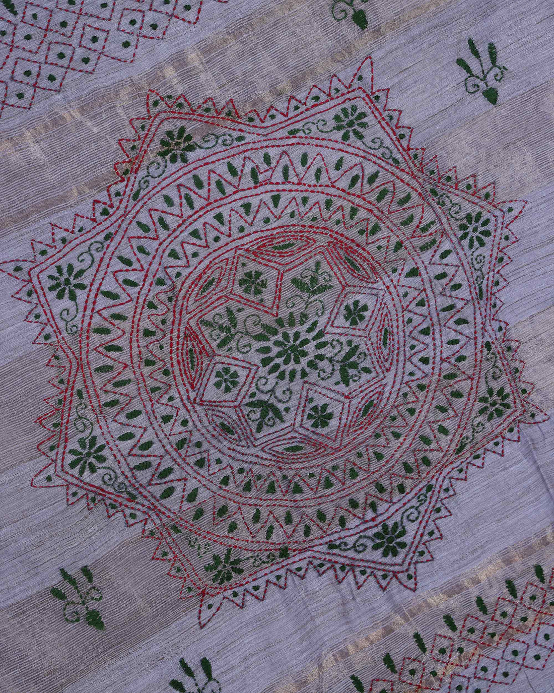 Elegant Kantha Hand Embroidered Saree with Intricate Floral Motif and Contrast Border - Light Grey