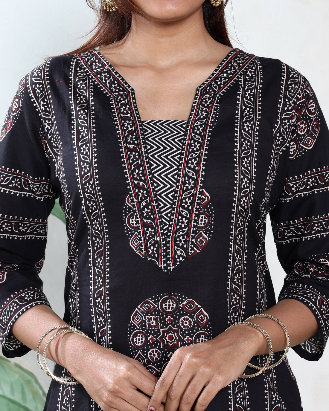 Women’s Printed Straight Cut Kurta with Pants & Dupatta Elegant Ethnic Readymade Salwar Suit Set - Black