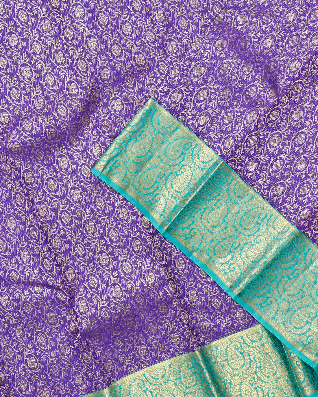 Kanchipuram Pure Silk Saree with Intricate Zari Weaves and Traditional Motifs - Lavender