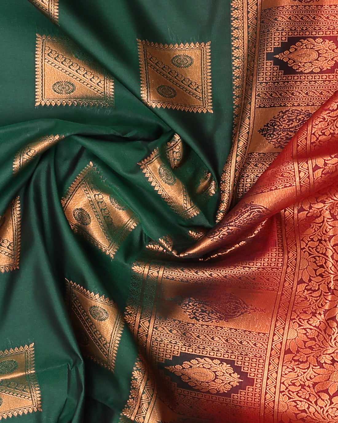 Ethnic Thread Design Soft Silk Saree - Green