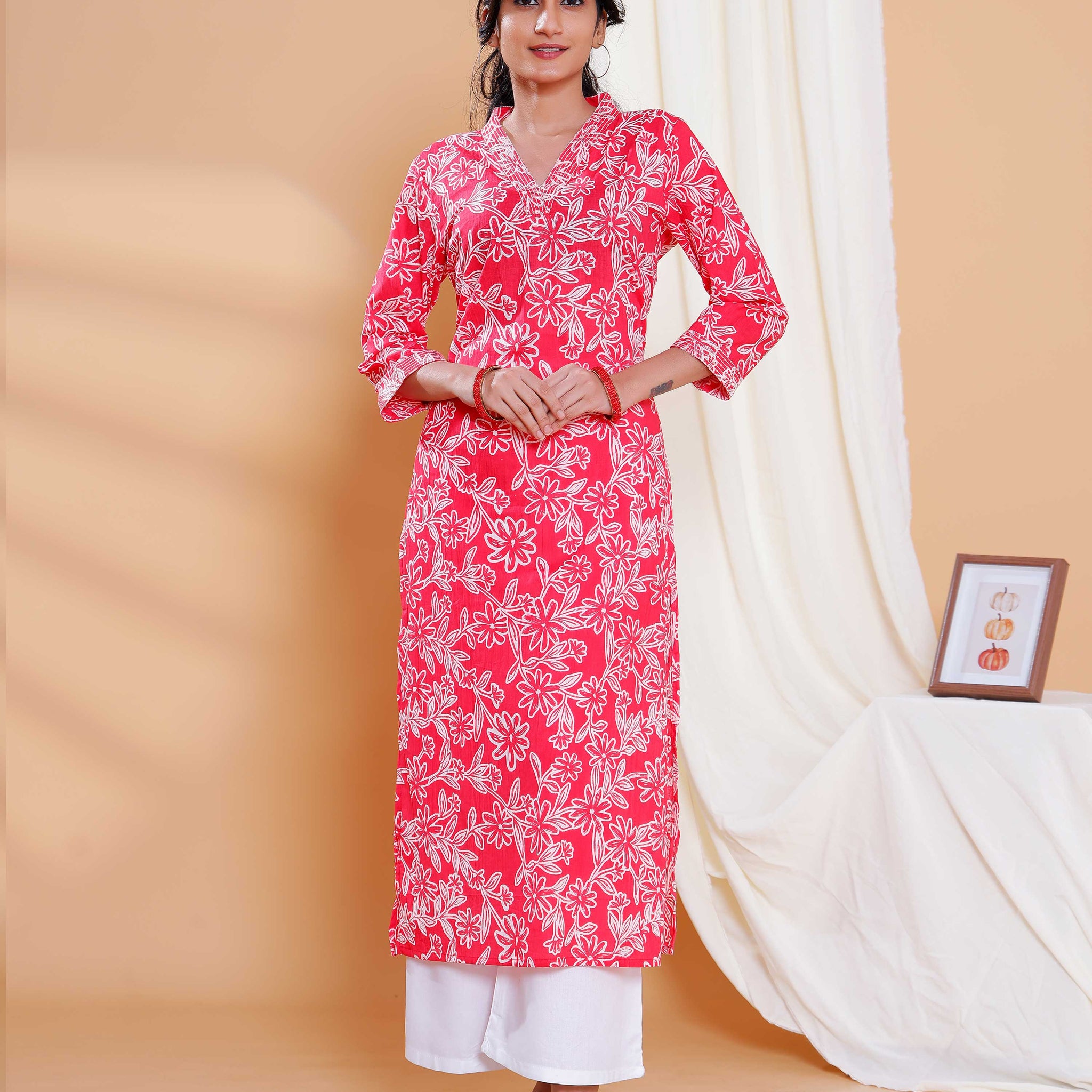 Floral Print Straight Kurta with V-Neck and 3/4th Sleeves - Pink