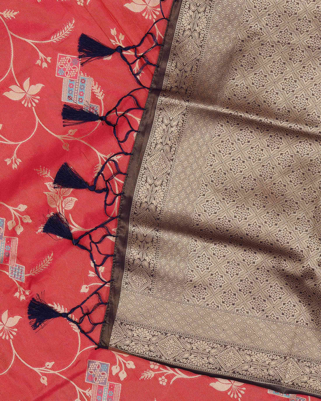 Art Silk Saree with Majestic Floral & Paisley Embellishment - Pink