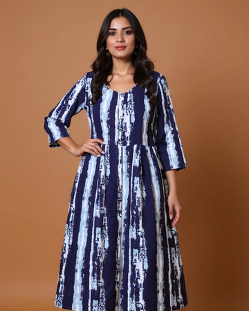 Maternity Wear - Elegant Blue Abstract Stripe Button-Down Women's  Feeding Top