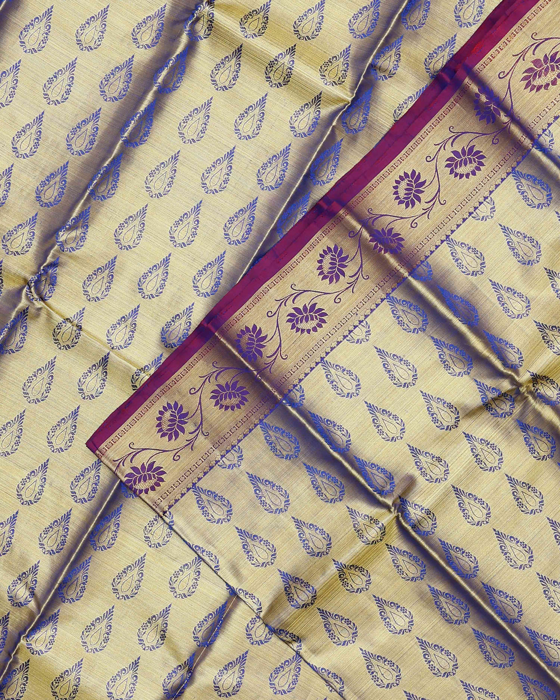 Exquisite Kanchipuram Pure Silk Saree with Intricate Zari Motifs and Contrast Border - Gold