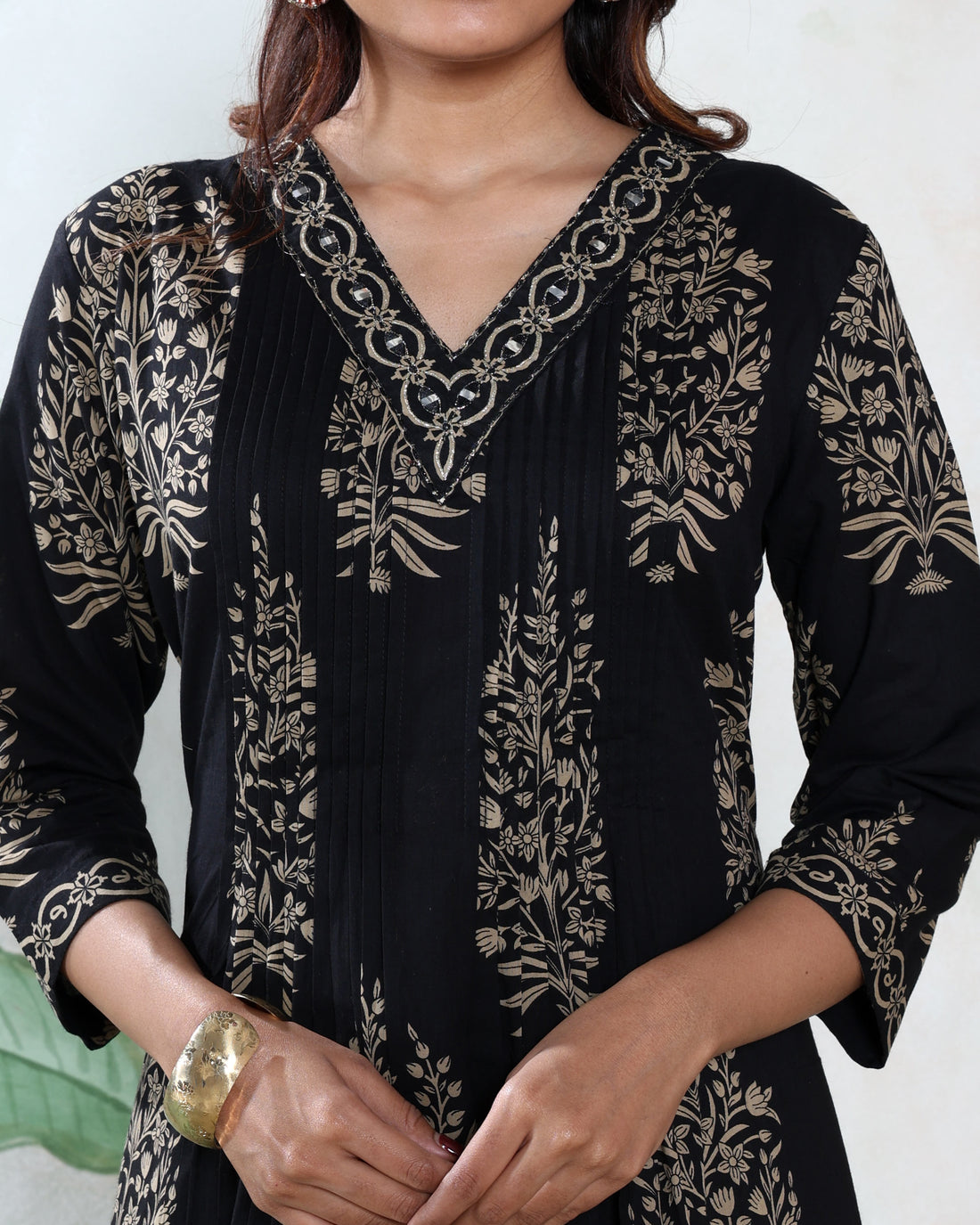 Elegant Floral Printed Women’s Readymade Salwar Suit Set with Straight Kurta Coordinated Pants and Dupatta, Black
