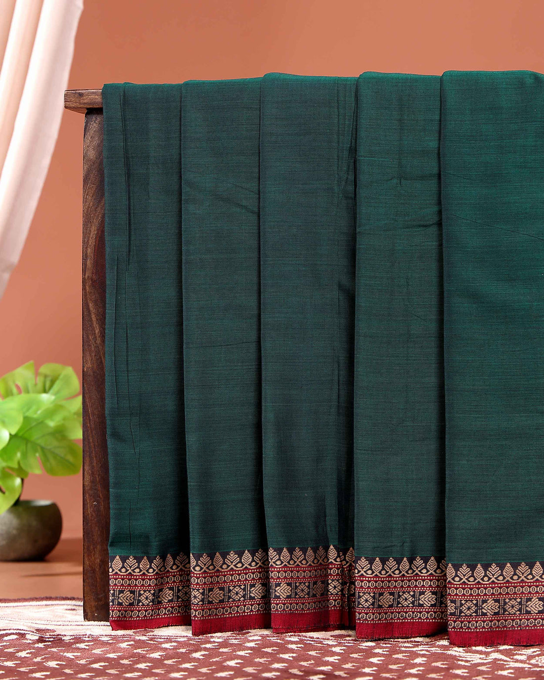 Traditional Narayanpet Handloom Cotton Saree with Traditional Contrast Zari Border and Classic Leaf Motif Weave - Green