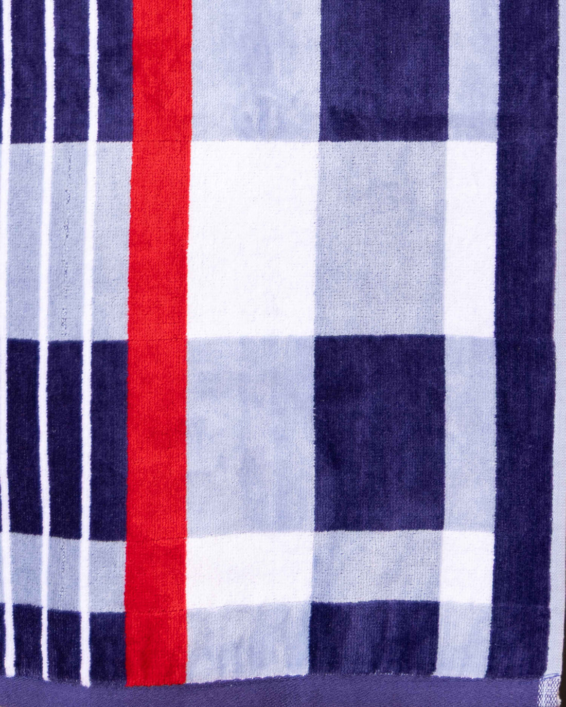 Elegant Classic Checkered and Striped Pattern Bath Towel - Multi