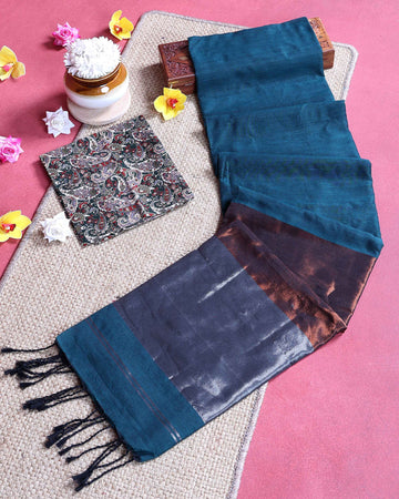 Traditional Khadi Cotton Saree with Woven Border and Contrast Printed Blouse Piece - Teal