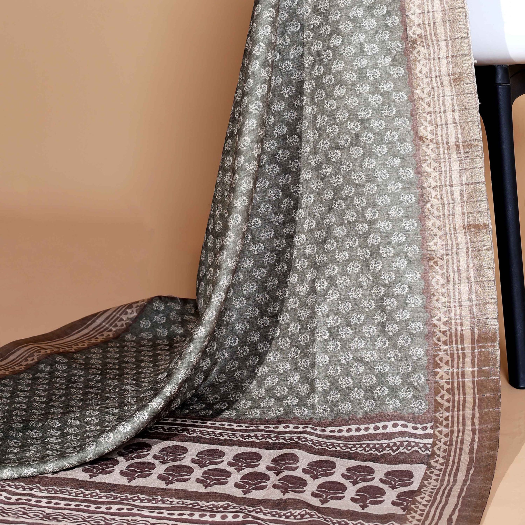 Green Colour Art Silk Saree with Small Floral Buti Weave and Black Border