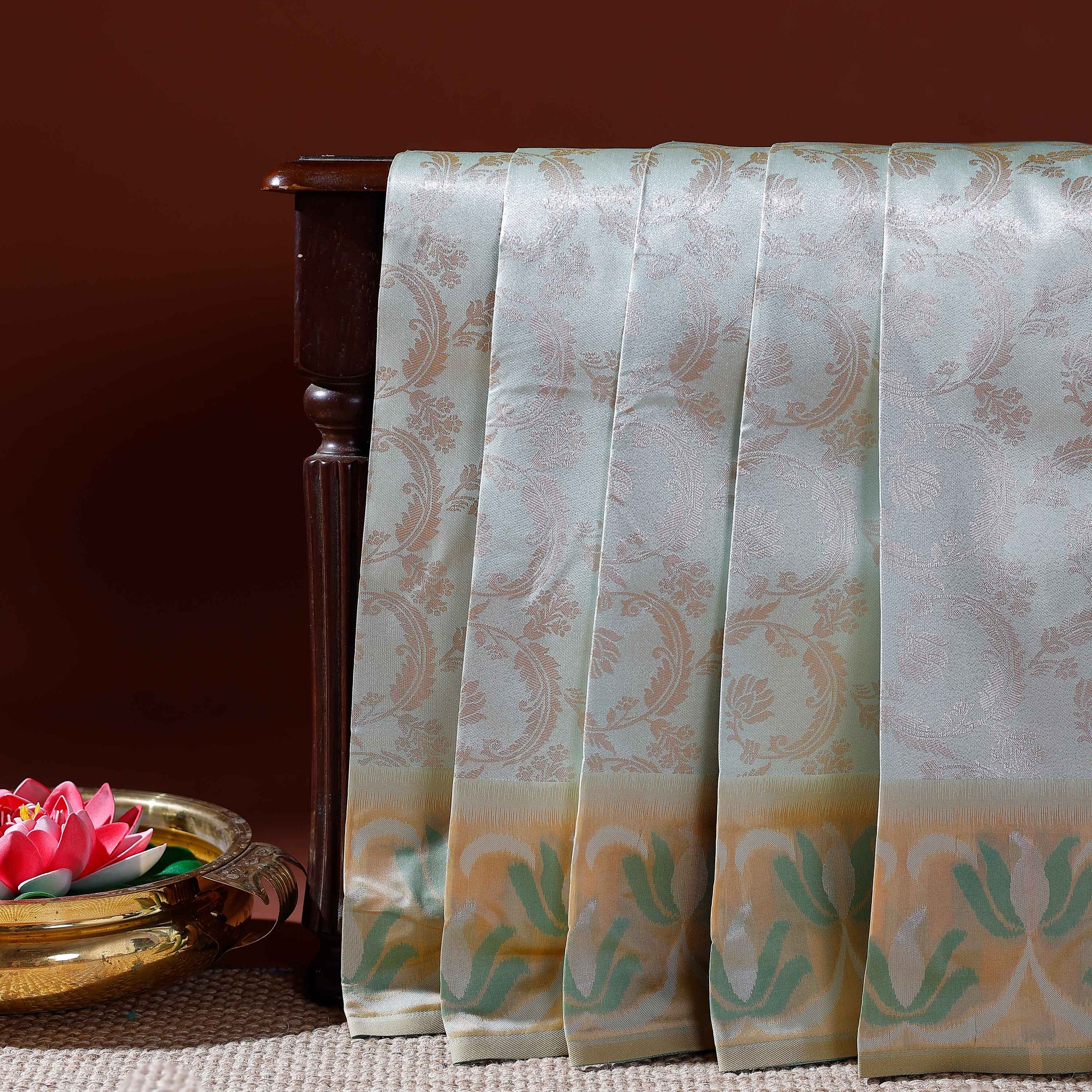 Elegant Litchi Silk Saree with Intricate Zari Weave and Traditional Motifs - Green