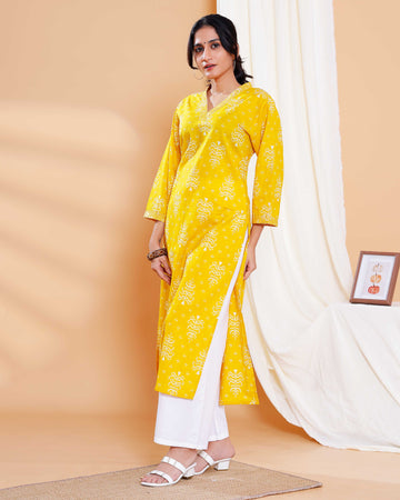 Print Straight Kurta with V-Neck and 3/4th Sleeves - Yellow